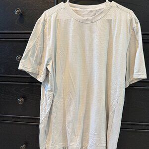 Lululemon Men's Short Sleeved License to Train T-shirt Size - Large